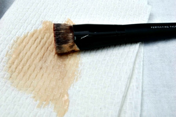 CHEAPEST WAY TO CLEAN MAKEUP BRUSHES! 