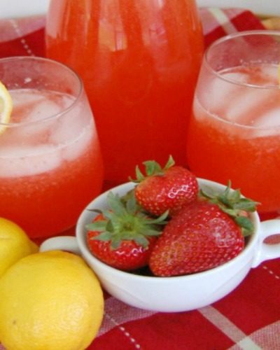 The Best Strawberry Lemonade – Ever
