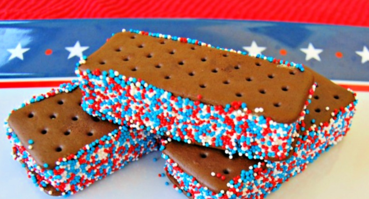 kid friendly 4th-of-july-ideas-my-home-and-travels ice cream sandwich with sprinkles