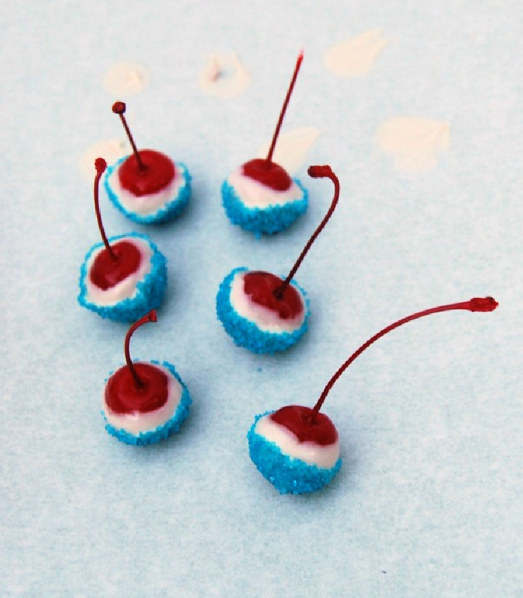 kid-friendly-4th-of-july-treats-my-home-and-travels with blue sugar