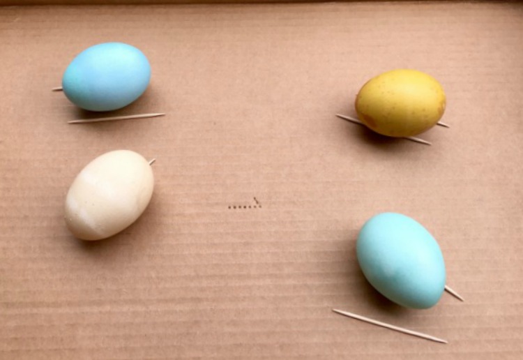 How to Dye Easter Eggs With Coffee, Tea, and Turmeric