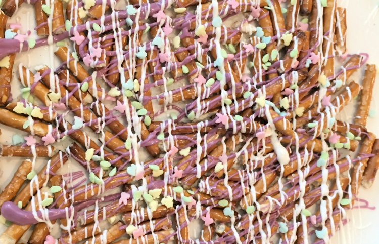 drizzled chocolate on pretzels