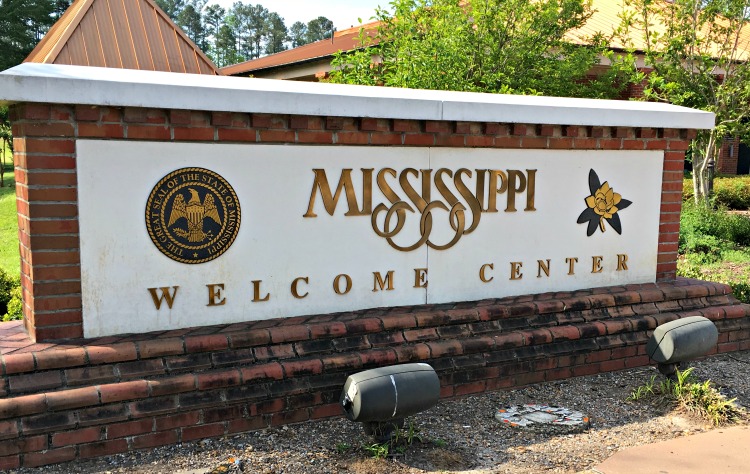 Mississippi welcome center and sign 