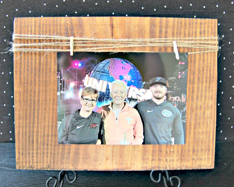 Easy DIY Wood Picture Frame Project