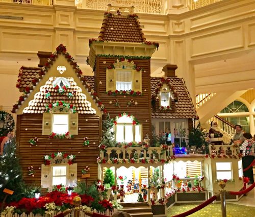 grand floridian gingerbread house walt disney world hotel displays my home and travels