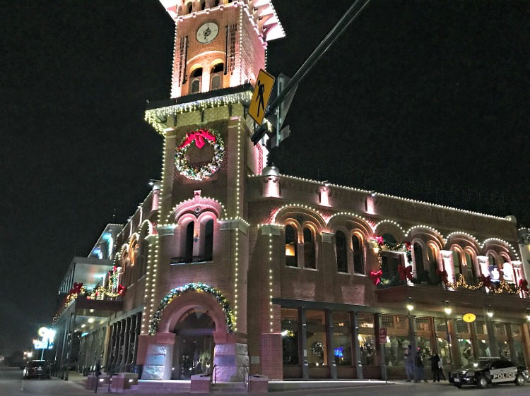 Downtown Grapevine Christmas 2024 Lok - Gabie Torrie