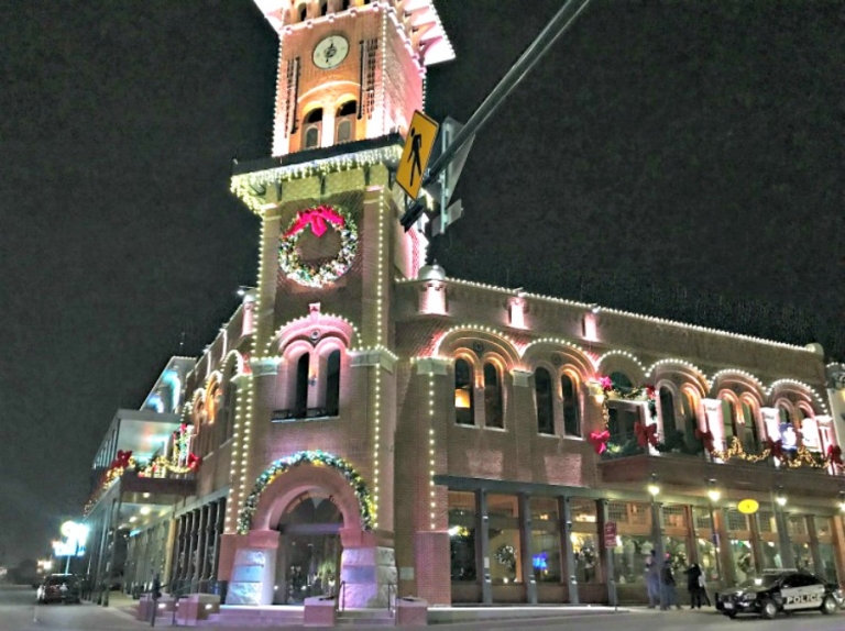 Why You Should Visit Grapevine, Texas During Christmas - My Home and
