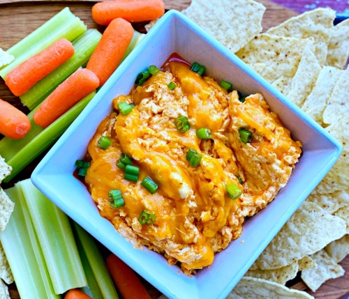 Cheesy Crock Pot Buffalo Chicken Dip - My Home And Travels