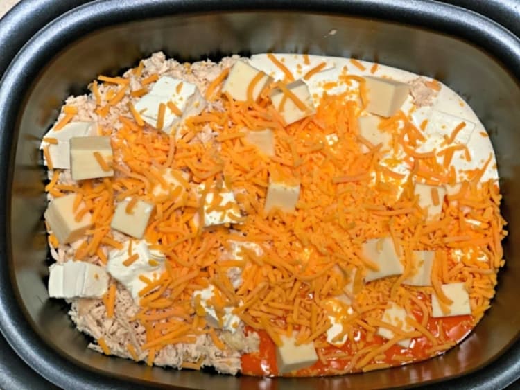 cheesy-crock-pot-buffalo-chicken-dip-  ingredients