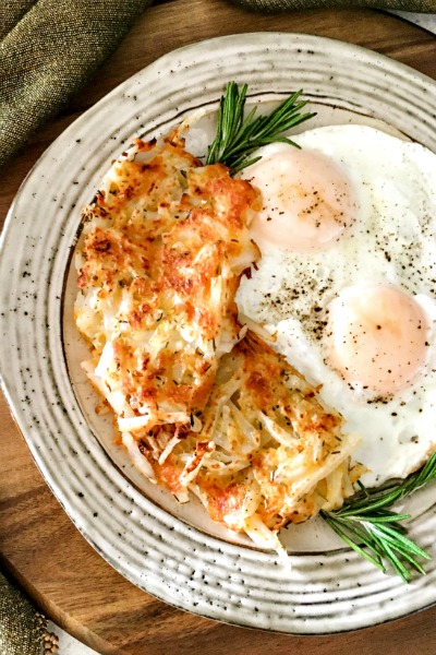 crispy-cheesy-cast-iron-hash-browns-feature-my-home-and-travels-great-plate