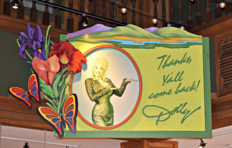 Flower and Food Festival at Dollywood goodbye sign