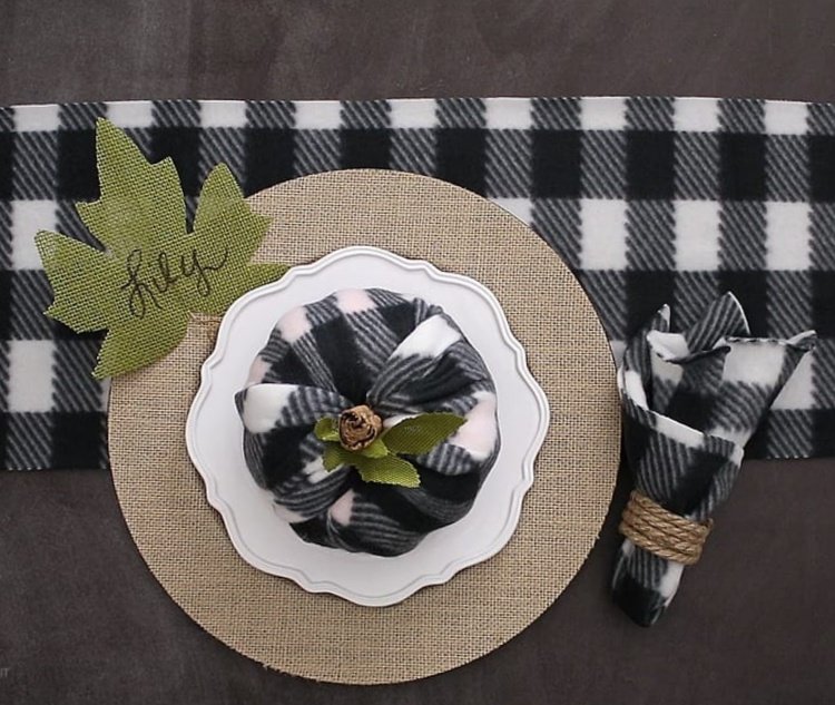 20 Buffalo Check Fall Decor Ideas my home and travels table scape idea