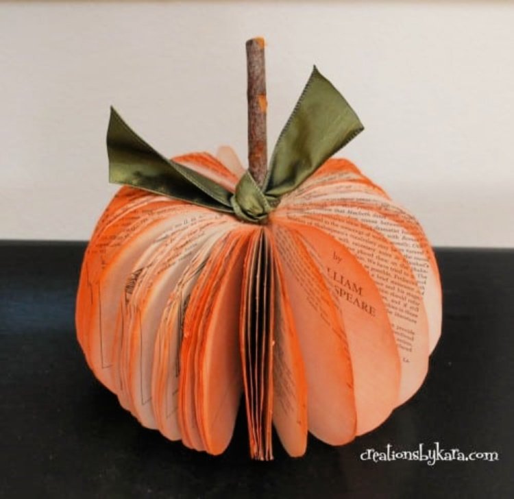 great-diy-fall-decor-ideas-my-home-and-travels pumpkin from page