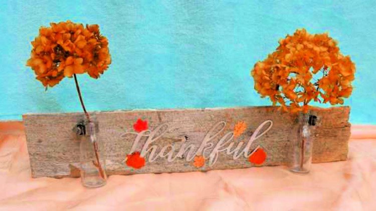 great-diy-fall-decor-ideas-my-home-and-travels thankful sign