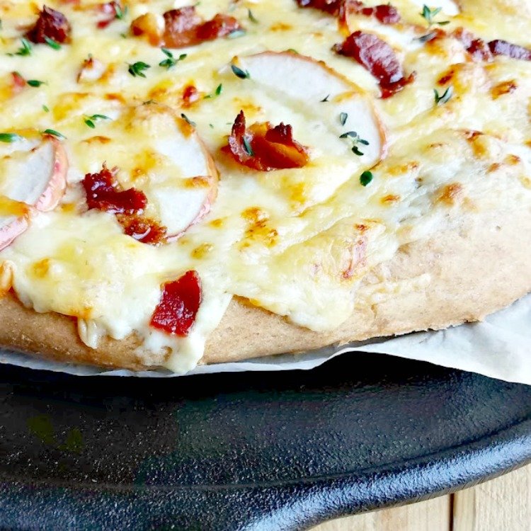 savory apple recipes for fall  pizza with bacon