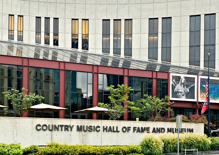 country music hall of fame tennessee music attractions my home and travels front of building