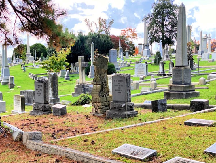 Tombstones of Hollywood Cemetery