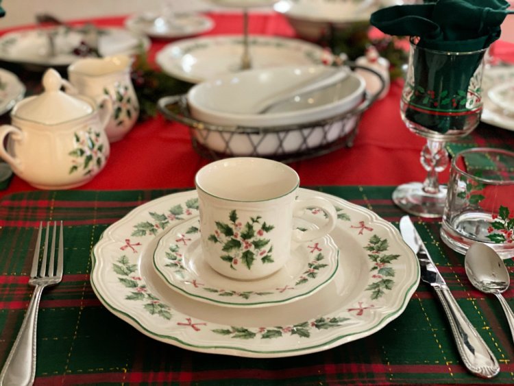 My Christmas Breakfast Menu and Table Setting