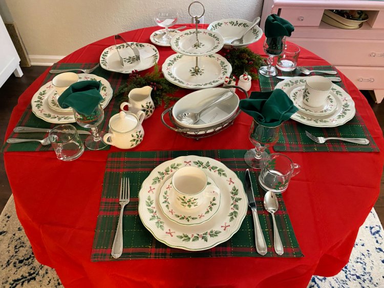 My Christmas Breakfast Menu and Table Setting