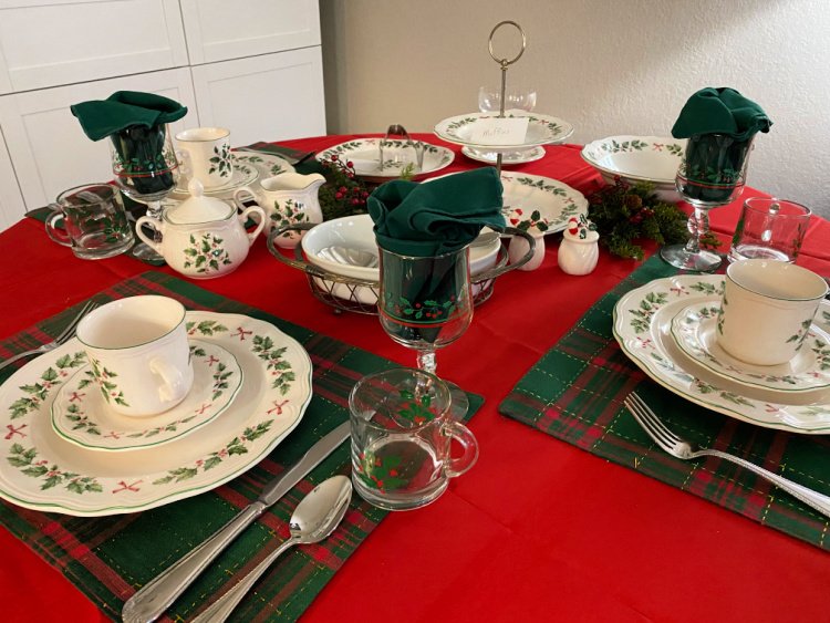 My Christmas Breakfast Menu and Table Setting