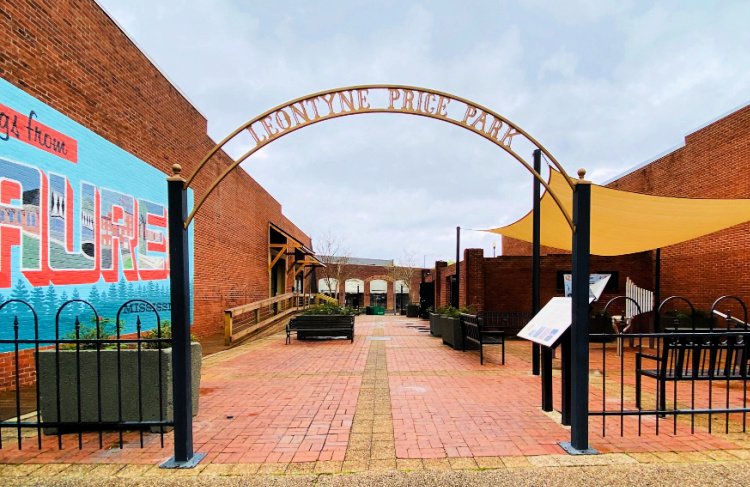 leontyne-price-opera-laurel-ms-my-home-and-travels-park entrance