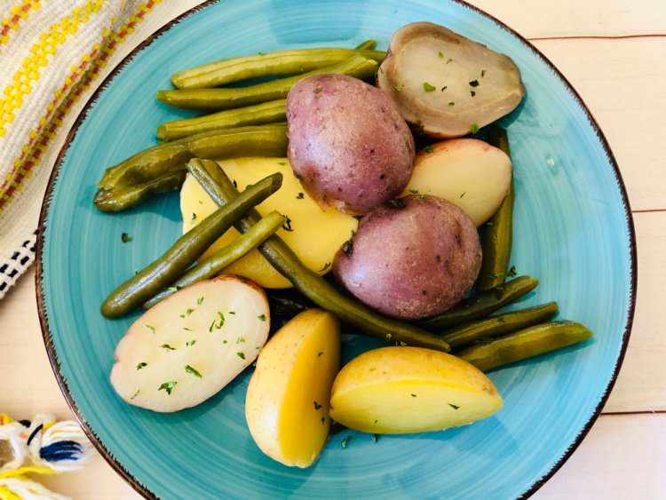 Slow Cooker Green Beans and Potatoes - My Turn for Us