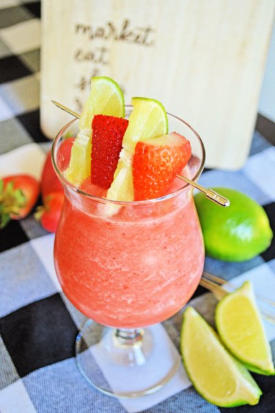 Strawberry-Lime-Moscato-Slush-my-home-and-travels