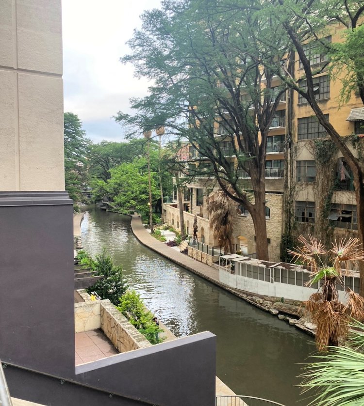 hotel-valencia-riverwalk-san-antonio-my-home-and-travels-