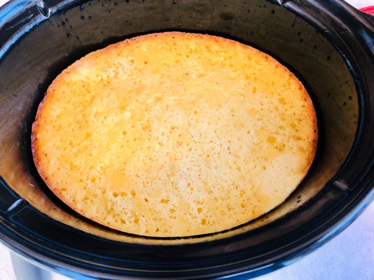slow-cooker-pineapple-cake-with-coconut-my-home-and-travels