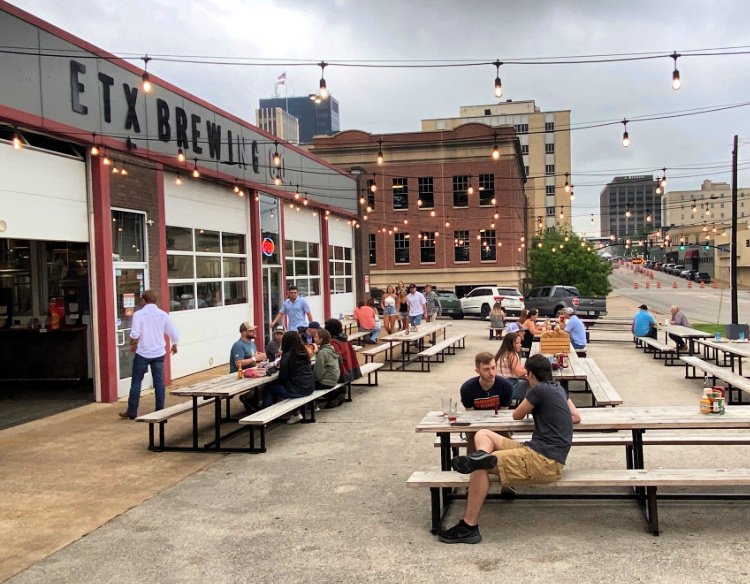 things-to-see-and-do-in-tyler-texas-my-home-and-travels- etx brewery seating outside