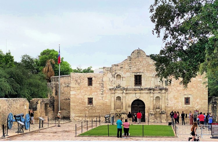 city-sightseeing-tour-san-antonio-my-home-and-travels- the alamo