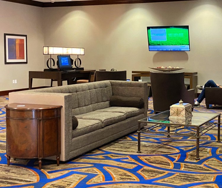 hilton-waco-texas-affordable-luxury-my-home-and-travels-spacious lobby