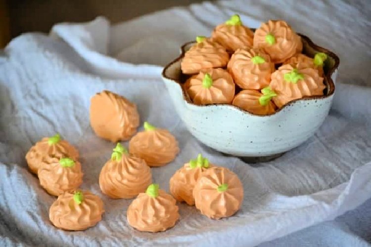 Pumpkin-Spice-Recipes-and-Crafts-my-home-and-travels-meringues