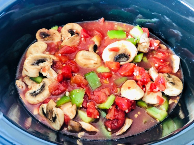 easy to make slow cookere chicken cacciatore my home and travels all ingredients in crock pot