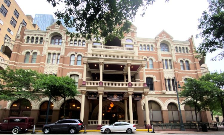 favorite-things-in-austin-my-home-and-travels--driskill-hotel front entrance