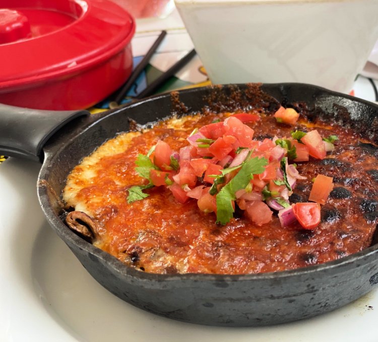 favorite-things-in-austin-my-home-and-travels-el-alma skillet queso