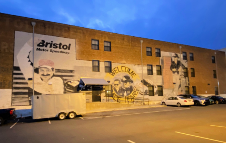bristol-birthplace-of-country-music-my-home-and-travels. raceway mural