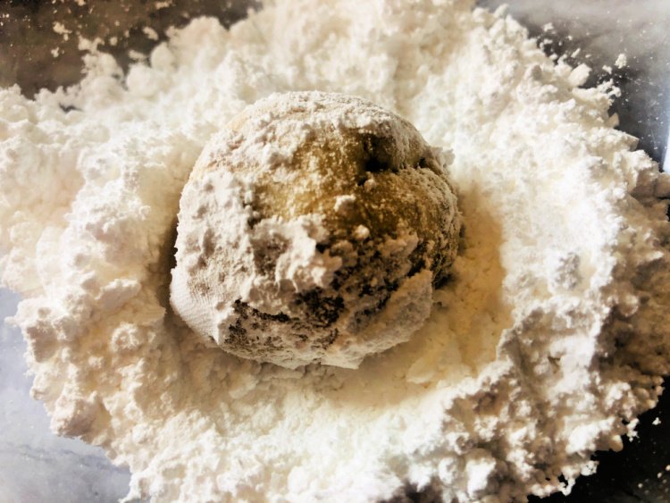 easy-snowball-cookie-recipe-my-home-and-travels- rolling in sugar