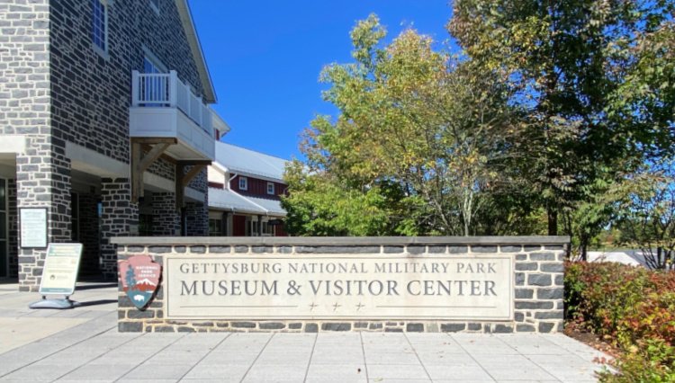 gettysburg-park-and-museum-pennsylvania-my-home-and-travels- visitor center sign