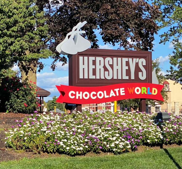 touring-hersheys-chocolate-world-pennsylvania-my-home-and-travels brick entry sign