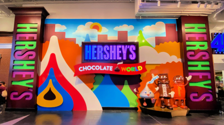 touring-hersheys-chocolate-world-pennsylvania-my-home-and-travels- lobby