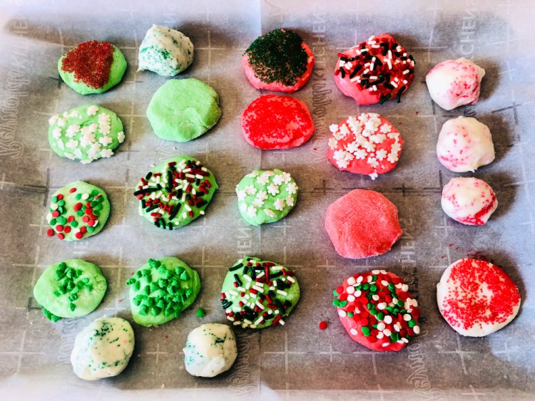 easy-peppermint-patties-my-home-and-travels variety of toppings