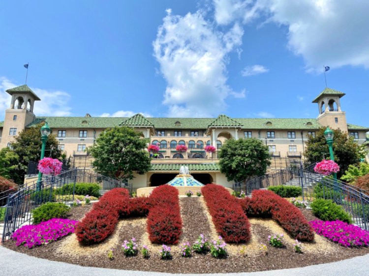 touring-the-hotel-hershey-pennsylvania-my-home-and-travels H H on main entrance