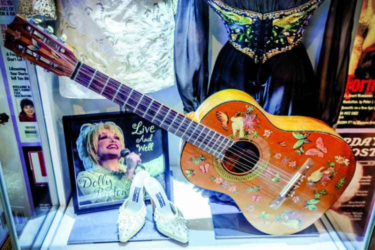 dolly parton display chasing rainbows museum my home and travels