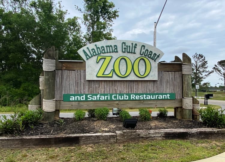 visit-gulf-shores-my-home-and-travels-awesome-things-to-do-zoo-sign