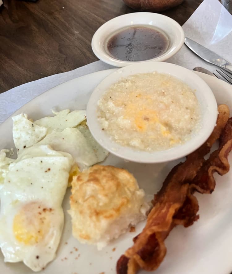 breakfast-in-tuscaloosa-my-home-and-travels-waysider  breakfast plate