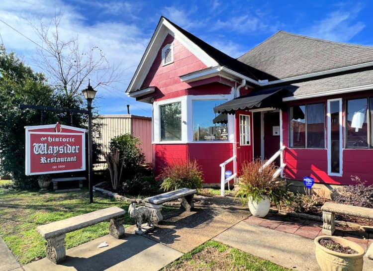 breakfast-in-tuscaloosa-my-home-and-travels-waysider front entry