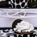cookies-and-cream-cupcakes-with-oreos-my-home-and-travels-featured-image
