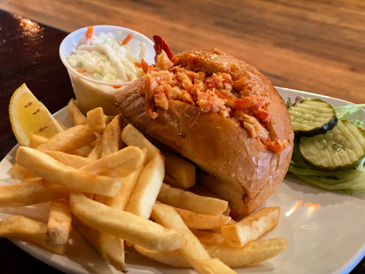 riding-mollys-trolley-pittsburg-my-home-and-travels-rolands lobster roll