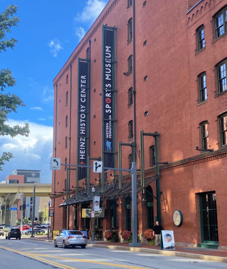 riding-mollys-trolley-pittsburg-my-home-and-travels- heinz history center